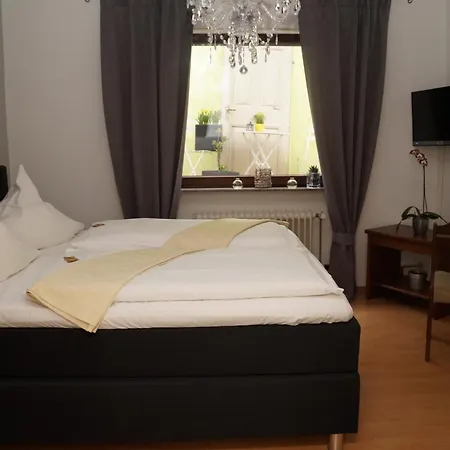 Restaurant Zunftstube 萨尔堡