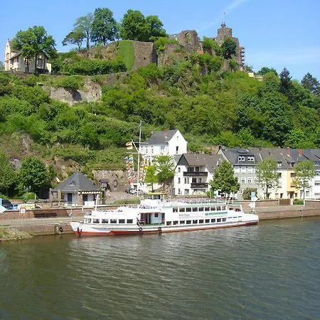 Restaurant Zunftstube 萨尔堡