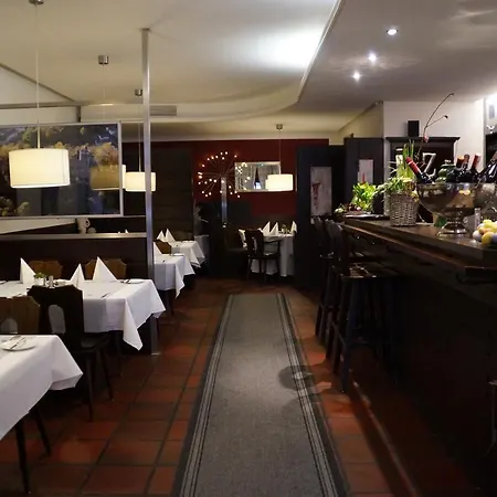 Hotel Restaurant Zunftstube 3*